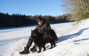 samuli sairiala maisemakuva koiran kanssa